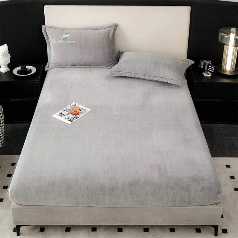 Mini Velvet Fitted Sheet