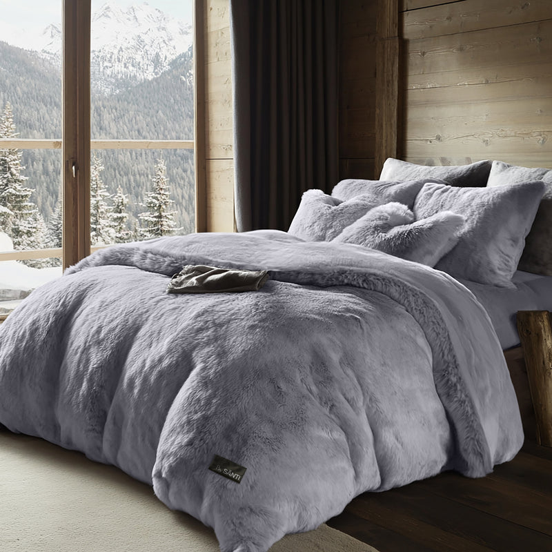 The CYRA Long Velvet Bedding Set